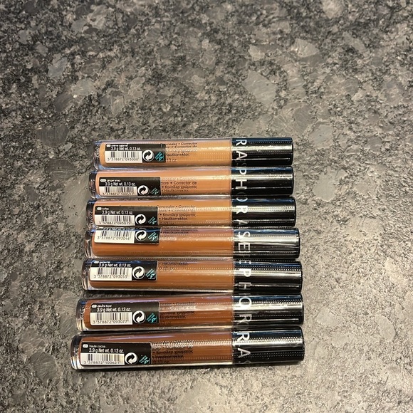 Sephora Bright Future Gel Serum Corrector Concealer with 7 shades to choose from - Picture 3 of 4